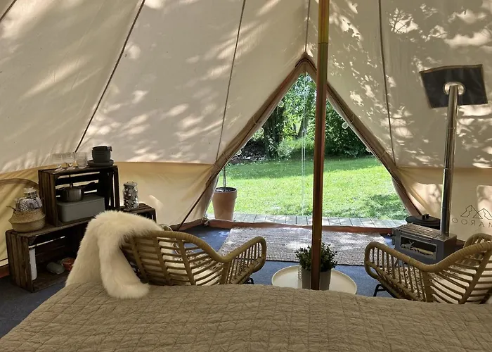 Glampingtaelt, Privat Omrade, 3 Mil Utanfoer Oerebro